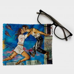 Ściereczka do okularów – Krzysztof Skarbek, W sierpniu całujemy się za oknem