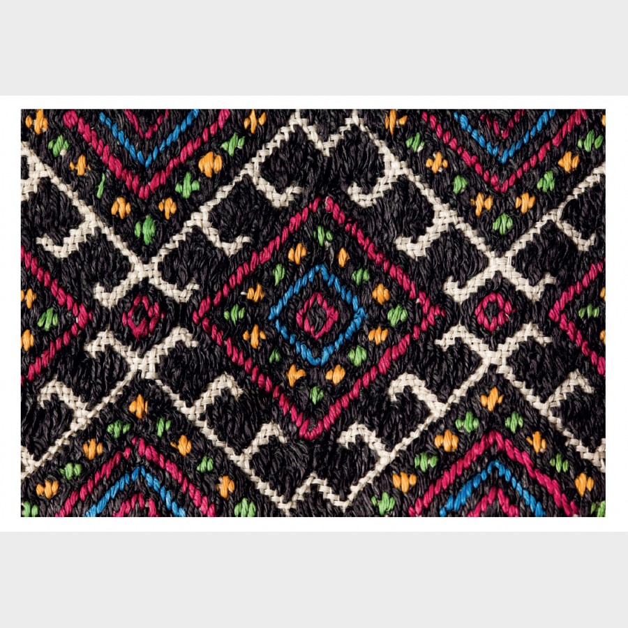 Pocztówka – Fragment haftu na koszuli męskiej, Wołyń, przed 1939