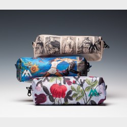 Piórnik z nadrukiem - Pieter Brueghel młodszy (pracownia), Pejzaż z łyżwiarzami i pułapką na ptaki