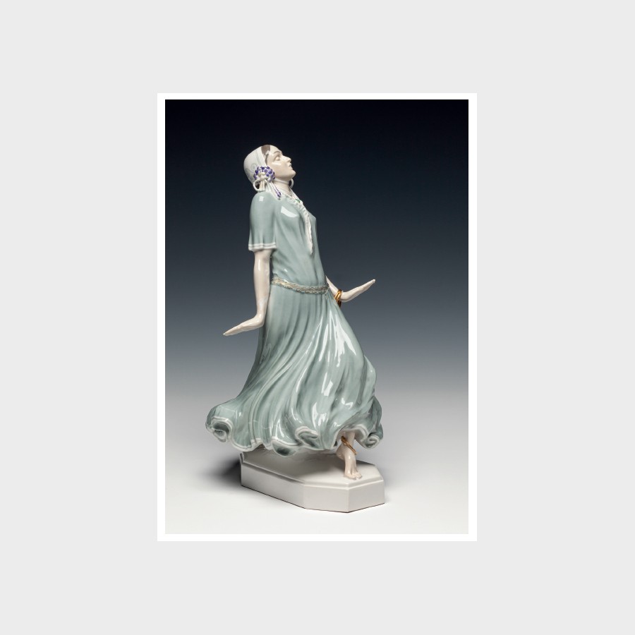 Pocztówka – Figura tancerki Ruth Saint-Denis Proj. Herman Hubatsch, Królewska Manufaktura Porcelany w Berlinie